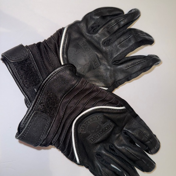 *Never Worn* Harley-Davidson Black and Gray Riding Gloves - Picture 3 of 4